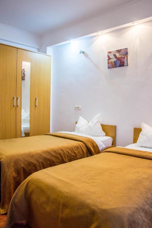 אראד Hotel Riga מראה חיצוני תמונה