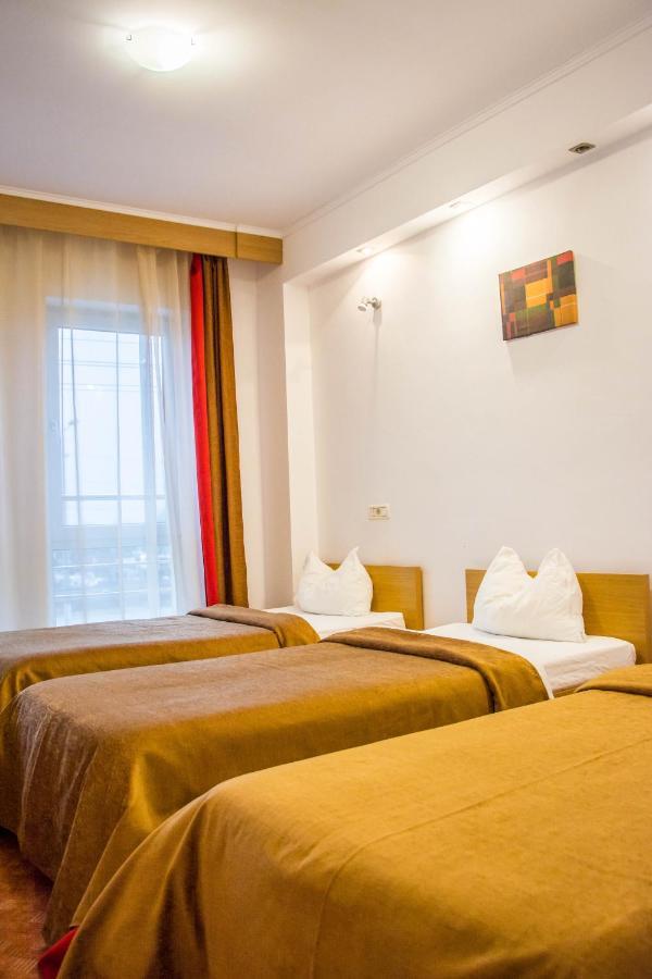 אראד Hotel Riga מראה חיצוני תמונה