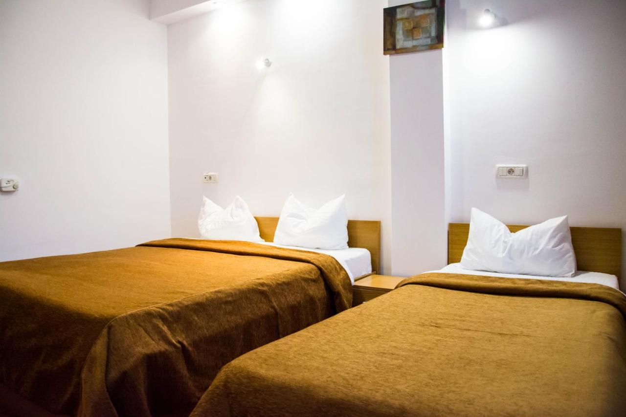 אראד Hotel Riga מראה חיצוני תמונה