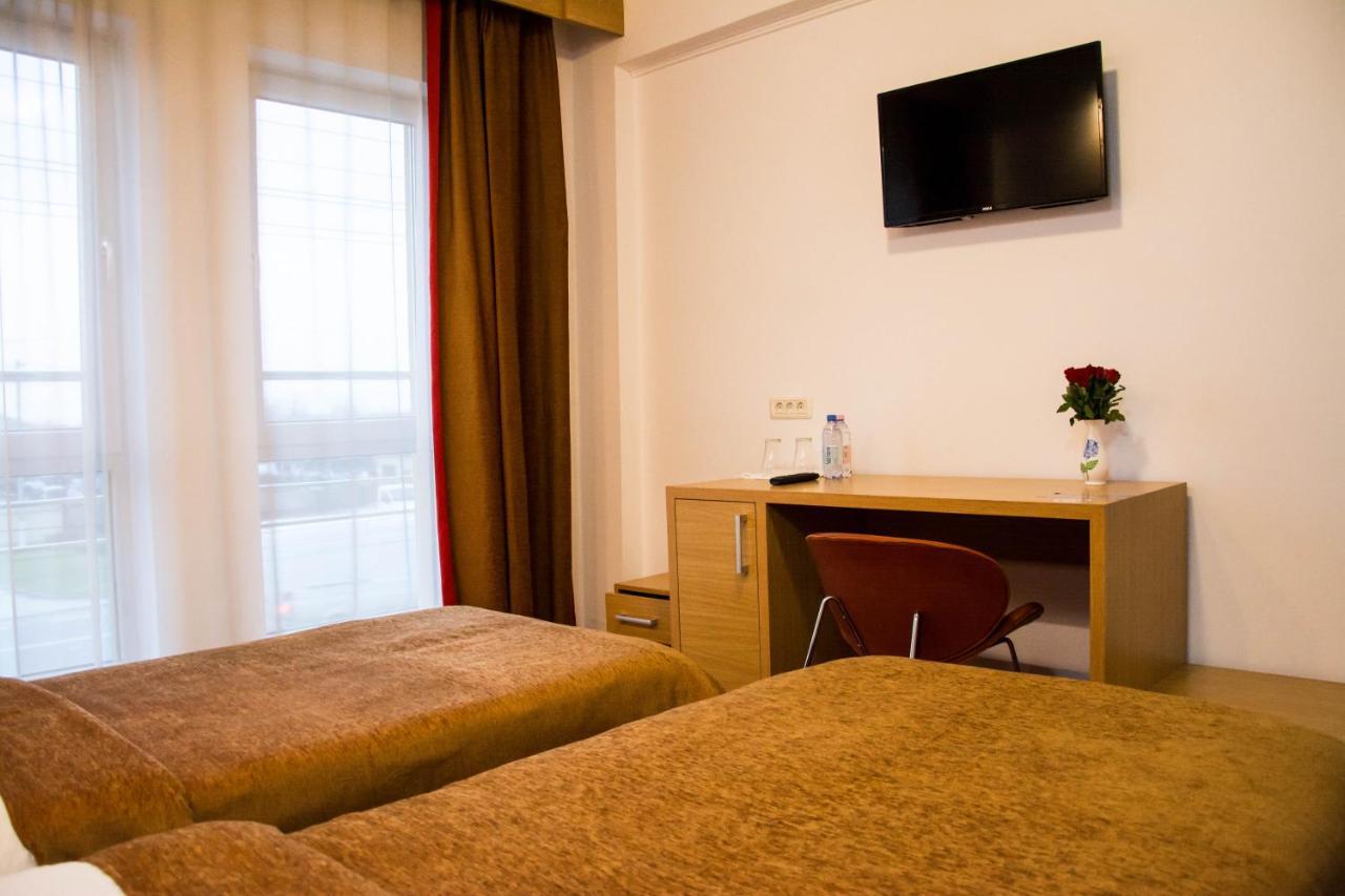 אראד Hotel Riga מראה חיצוני תמונה
