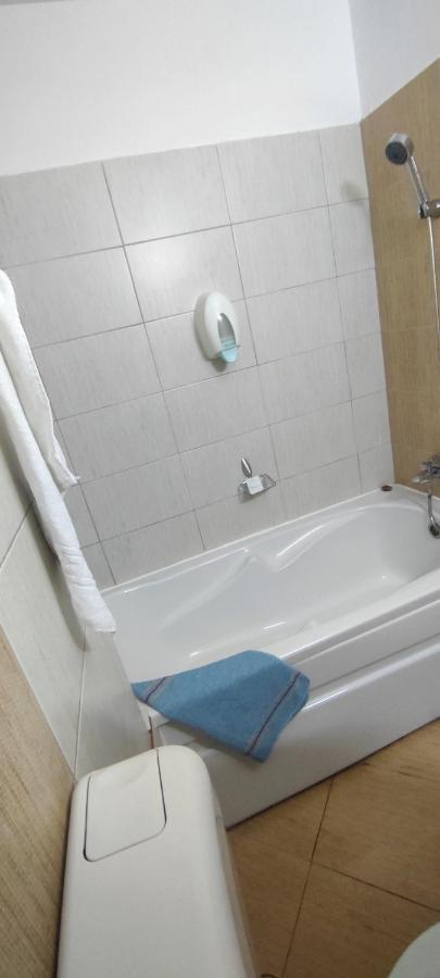 אראד Hotel Riga מראה חיצוני תמונה