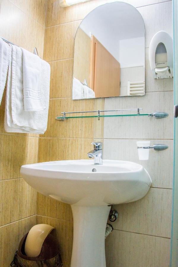 אראד Hotel Riga מראה חיצוני תמונה